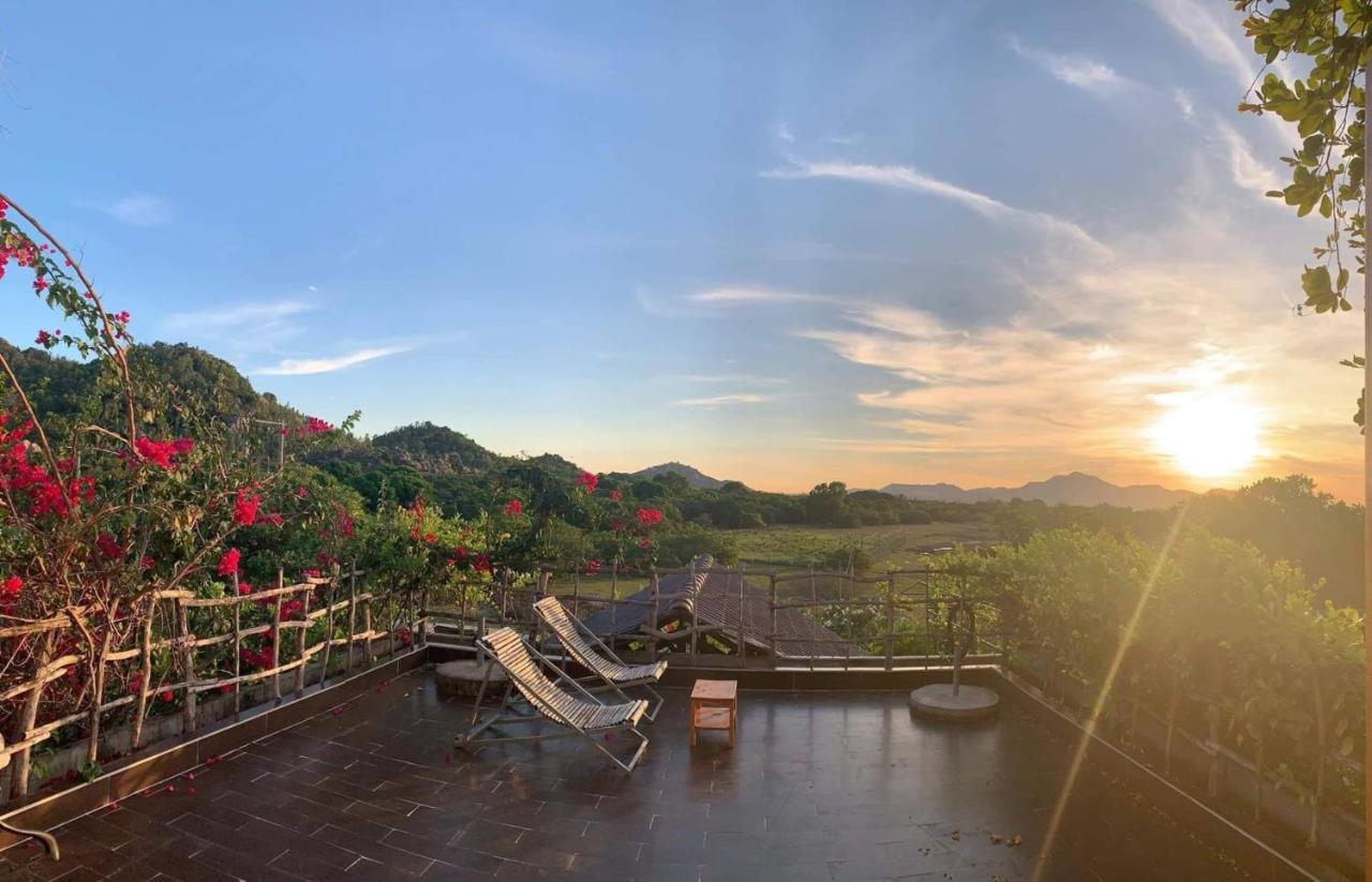 Villa Dao Hoa Vang Cam Ranh - Venuestay Exterior photo